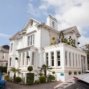 Washington House Guest house